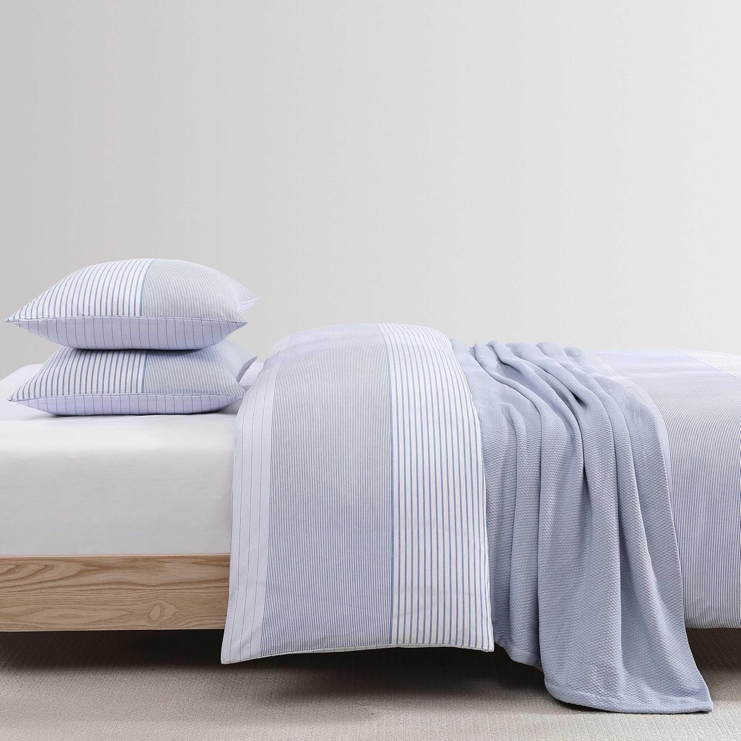 Tommy Hilfiger - King Comforter Set, Super Soft Bedding with Matching Sham, Breathable Bed Essentials (Modern Stripe White, King)